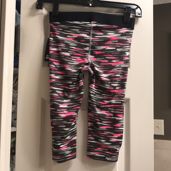 NIKE PRO Dri-Fit Girls’s Capri Leggings - Picture 2 of 2